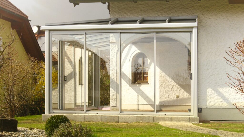 Meer licht en leven door een moderne serre in je huis